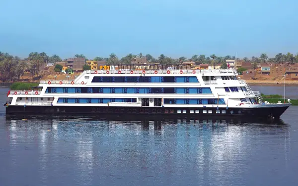 Long Nile Cruise